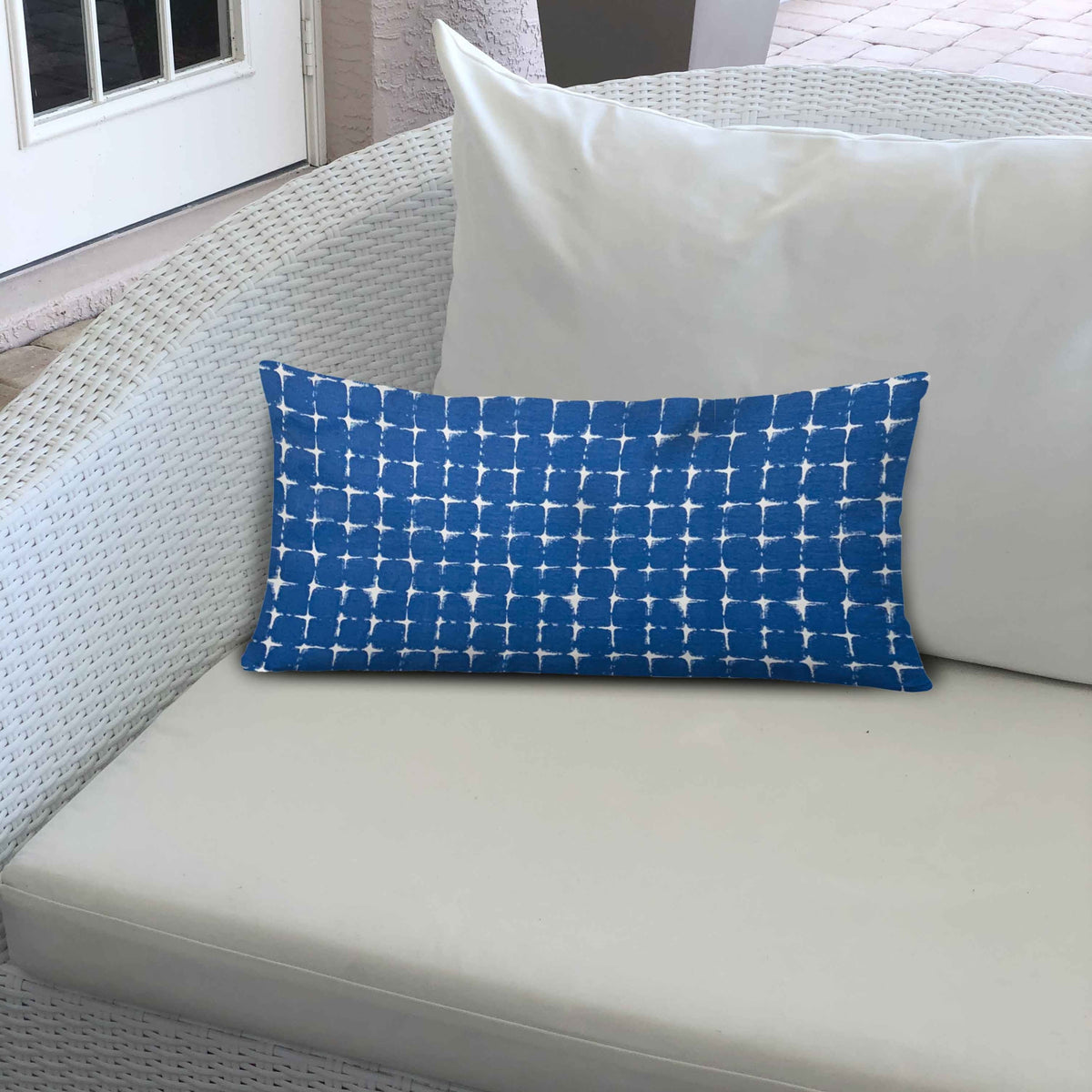 Soft Indoor/Outdoor Pillow with Zipper Cover 14 x 20 T5500