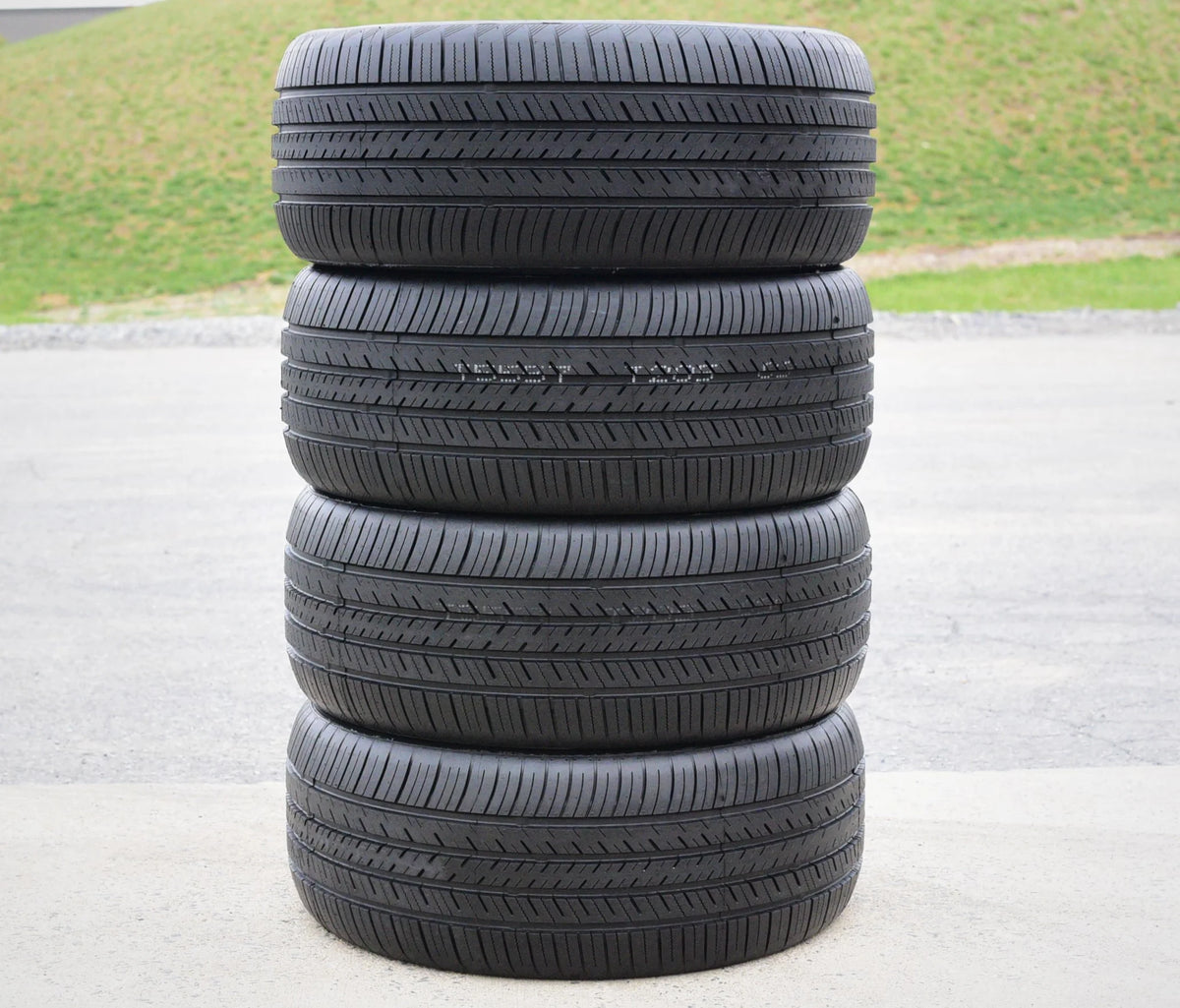 Pair of 2 245/40R18 97Y XL High Performance All Season Tires H118
