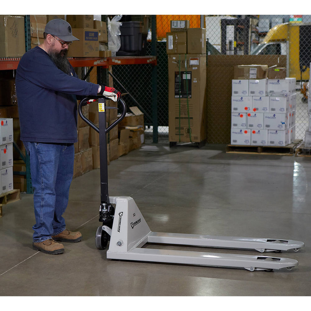 Pallet Jack 5500-Lb Capacity 61inch L x 27inch W I684914