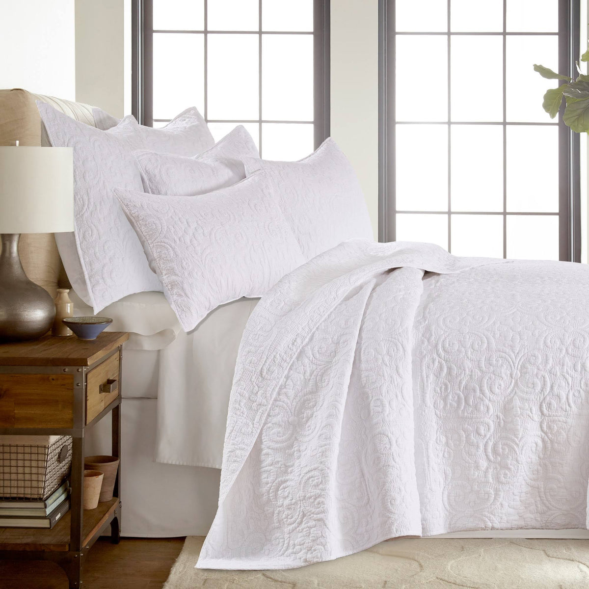 White Reversible King Quilt L477