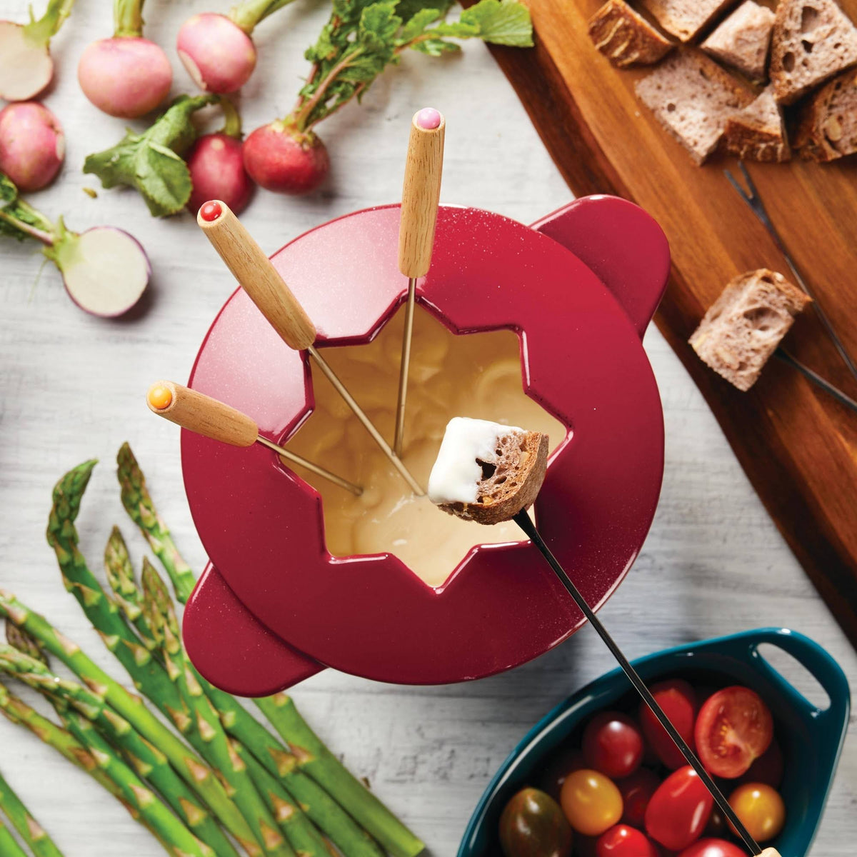 1.5-Quart Red Cast Iron Fondue Pot Set G53423