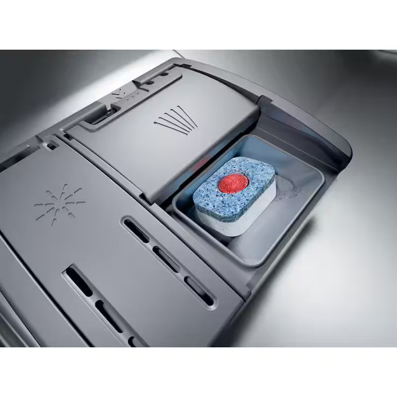 24 In Top Control Tall Tub Smart Dishwasher in Stainless P550