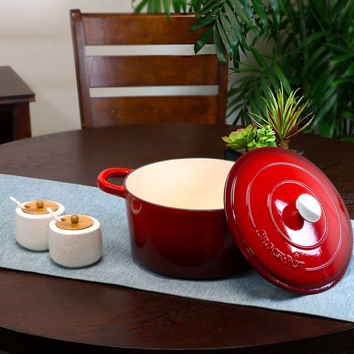 Scarlet Red 7-Quart Cast Iron Dutch Oven L596780