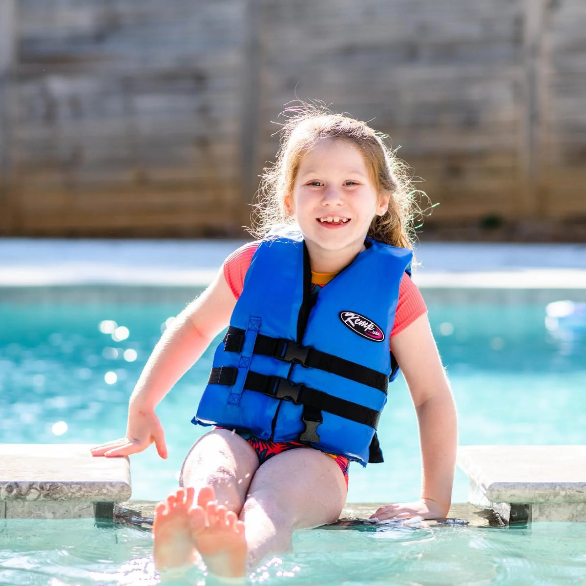 4-Pack Adult Life Jackets in Carry Case Y61776