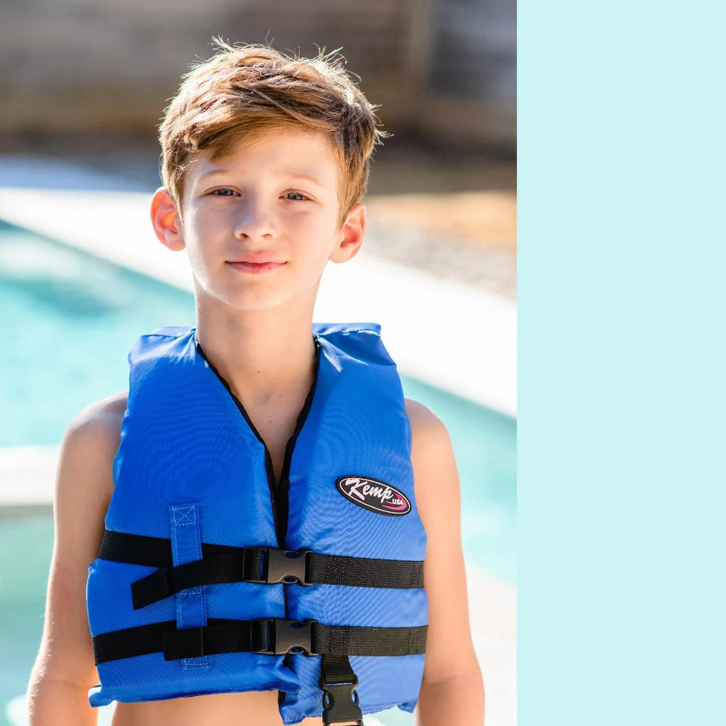 4-Pack Adult Life Jackets in Carry Case Y61776