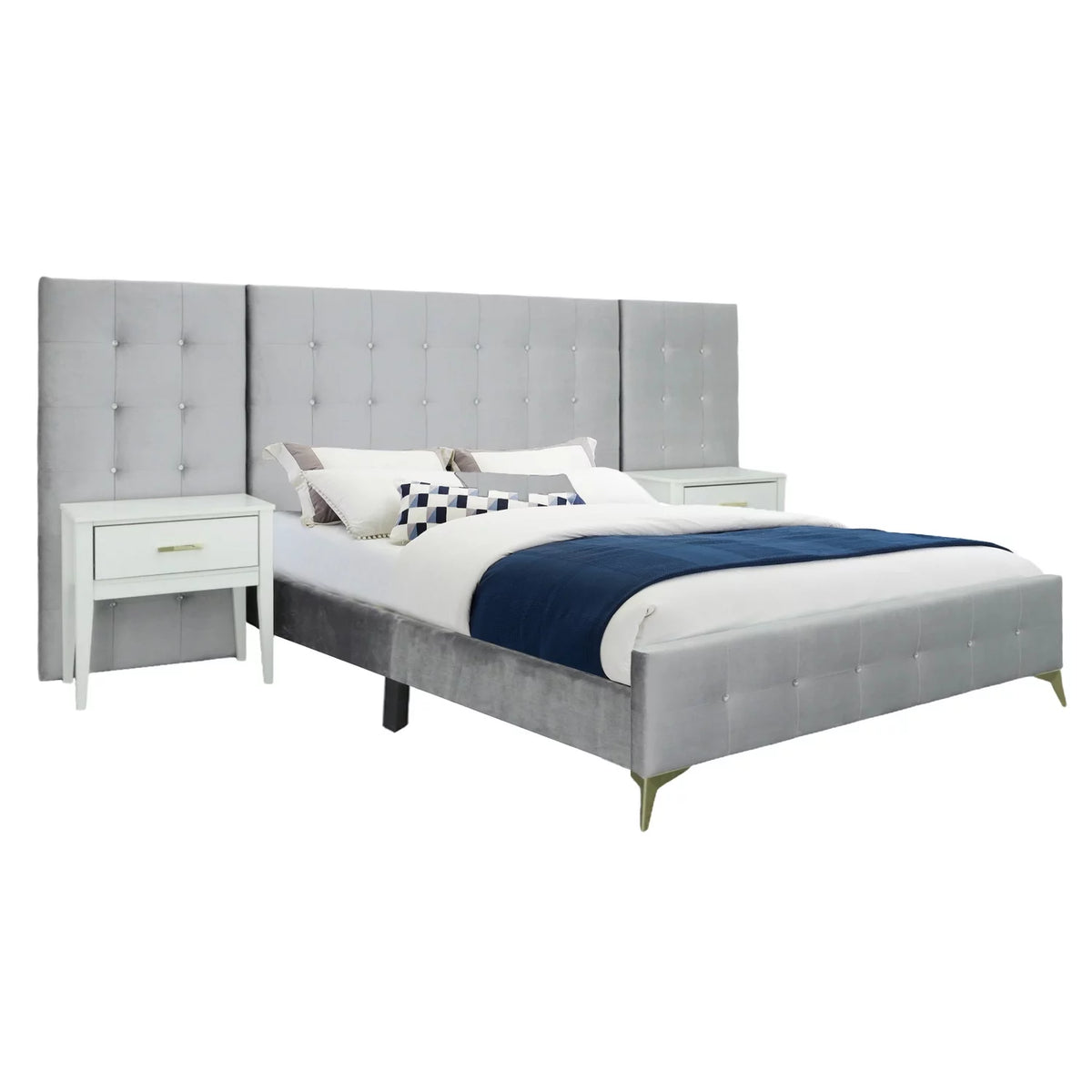 King Bed with 2 Nightstands Q749952