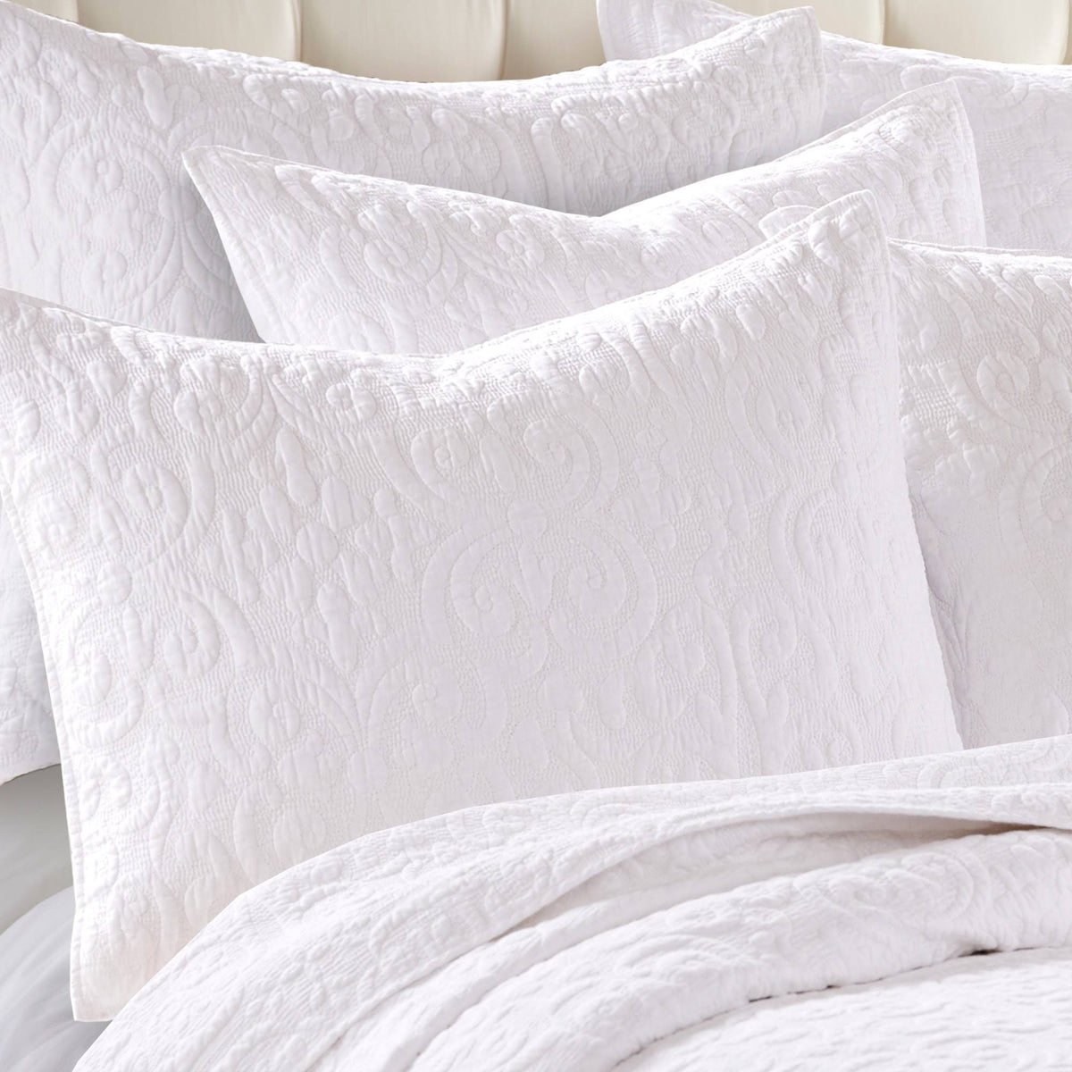 White Reversible King Quilt L477